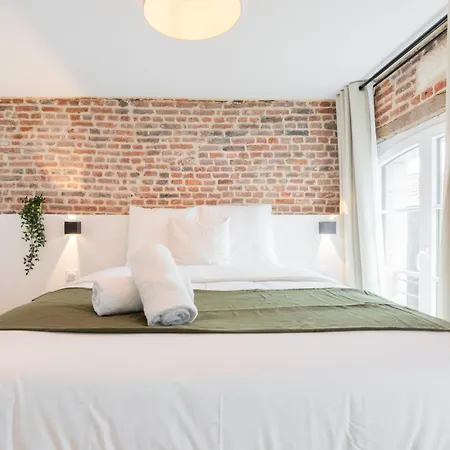 Old - Lovely Typical Apartment!