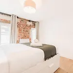 Old - Lovely Typical Apartment! Apartamento